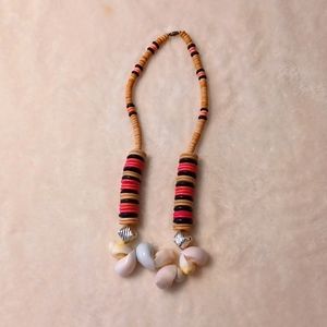 Vintage Shell & Wooden Neclace